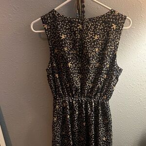 Women’s Forever 21 navy and tan bird print dress with cinched waist size S.